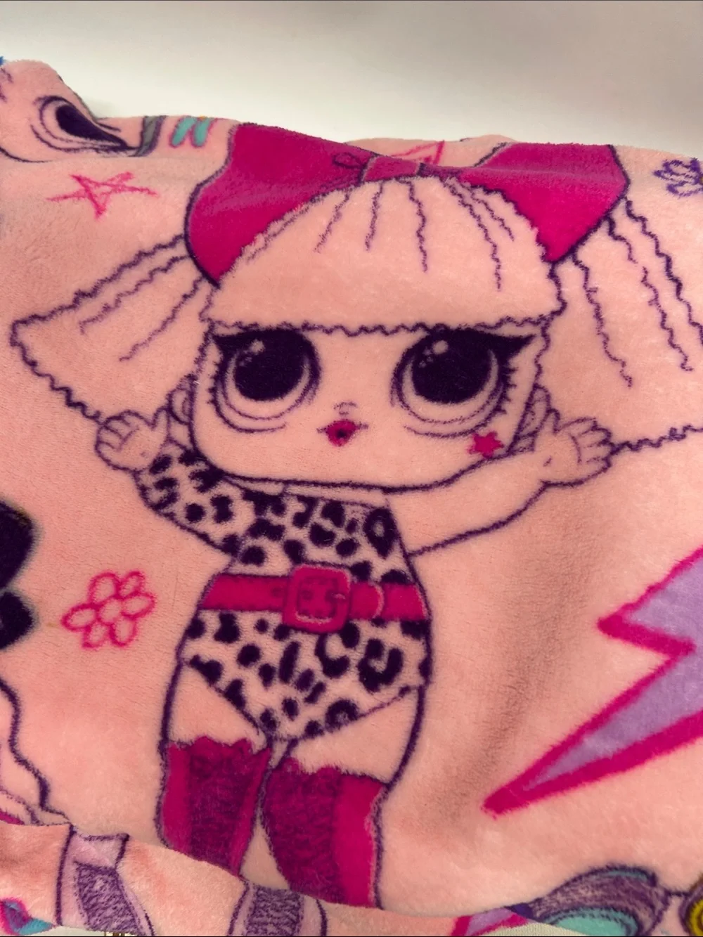 L.O.L. Surprise! Remix Plush Throw - Pink & Purple Trim